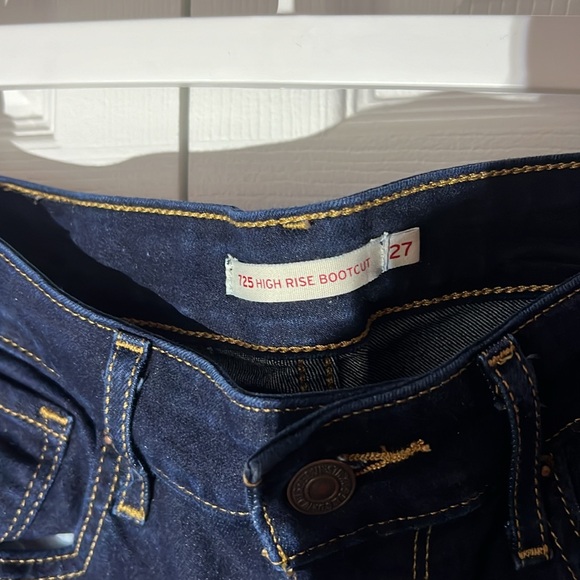 Women Levi Jeans size 27 - Picture 4 of 4